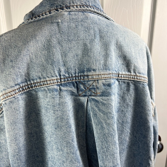 We the Free Denim Jacket- LIKE NEW- Oversized fit- M - Picture 4 of 7
